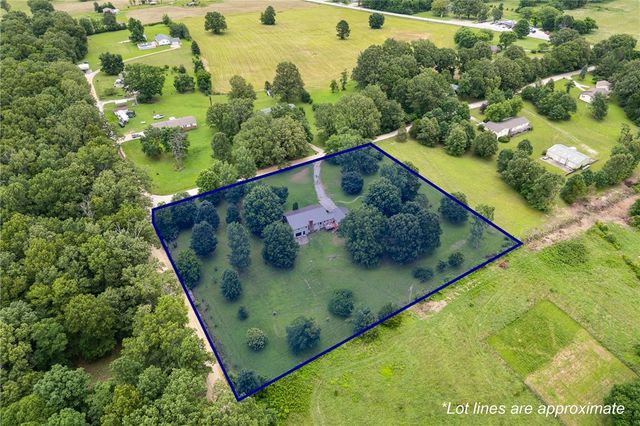 185 Lucky Lane, Harrison, AR 72601
