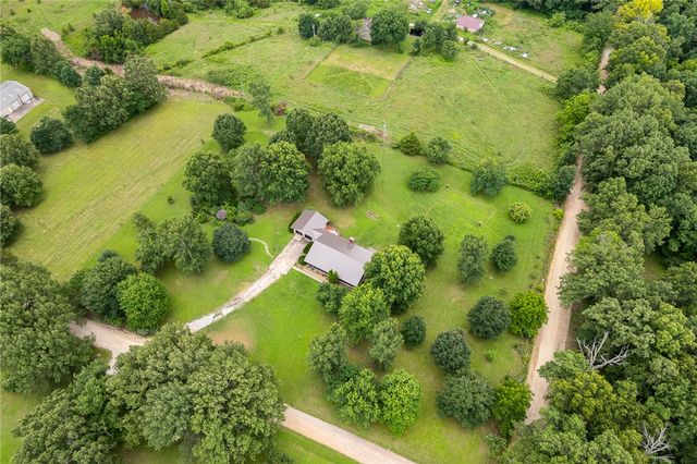 185 Lucky Lane, Harrison, AR 72601