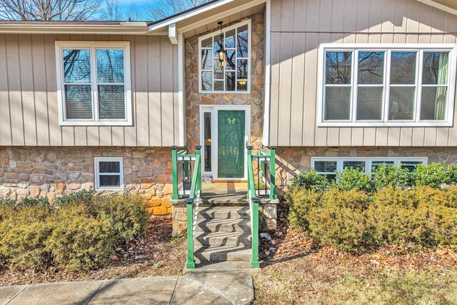 221 Summer CIR, Boones Mill, VA 24065