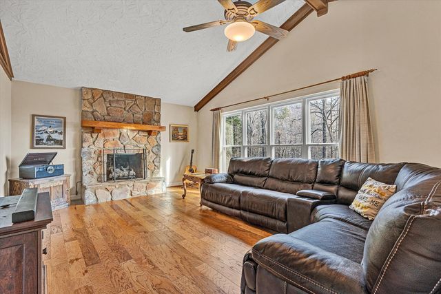 221 Summer CIR, Boones Mill, VA 24065