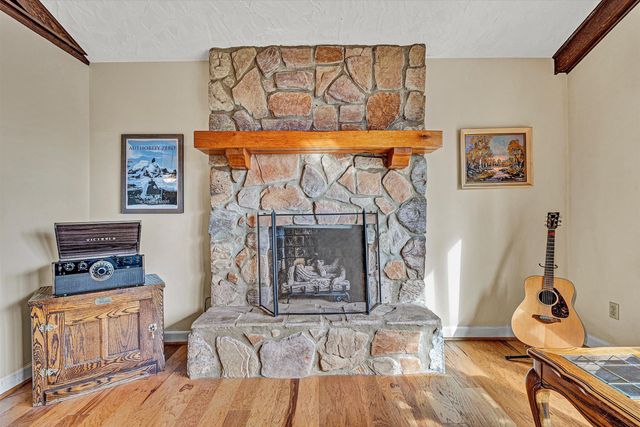 221 Summer CIR, Boones Mill, VA 24065