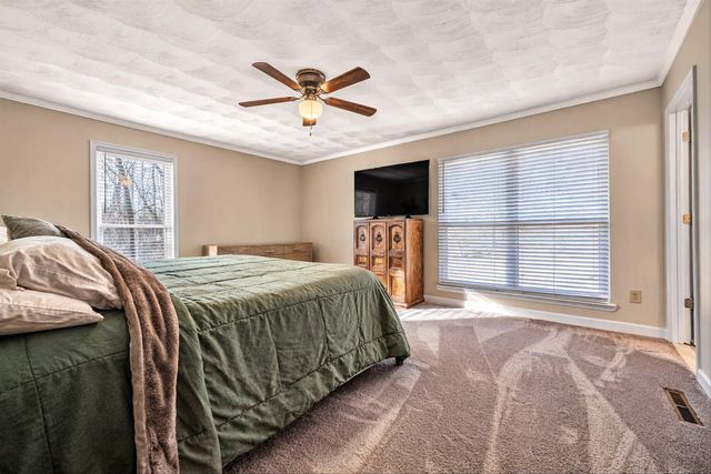 221 Summer CIR, Boones Mill, VA 24065