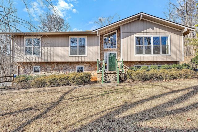 221 Summer CIR, Boones Mill, VA 24065