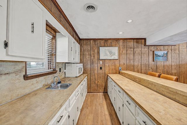 221 Summer CIR, Boones Mill, VA 24065