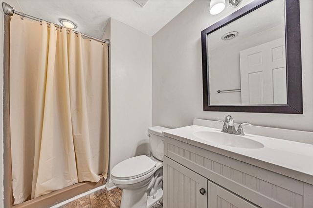 221 Summer CIR, Boones Mill, VA 24065