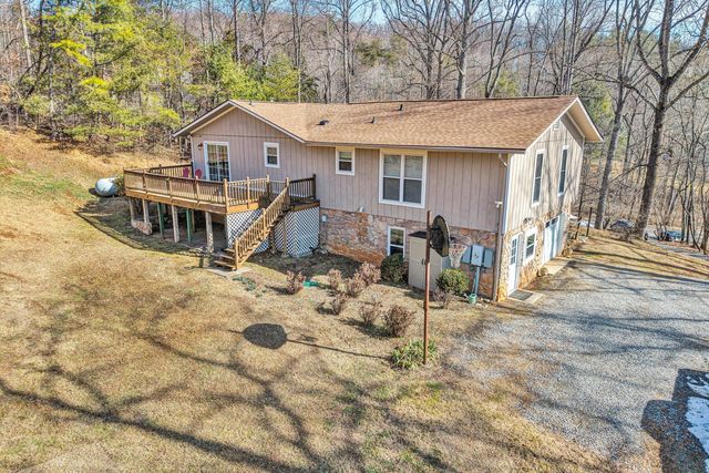 221 Summer CIR, Boones Mill, VA 24065