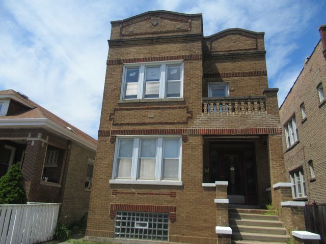 5822 S Sacramento Avenue, Chicago, IL 60629