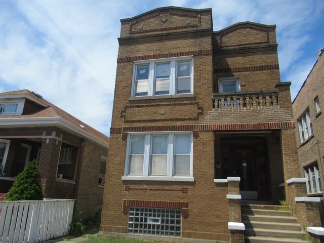 5822 S Sacramento Avenue, Chicago, IL 60629