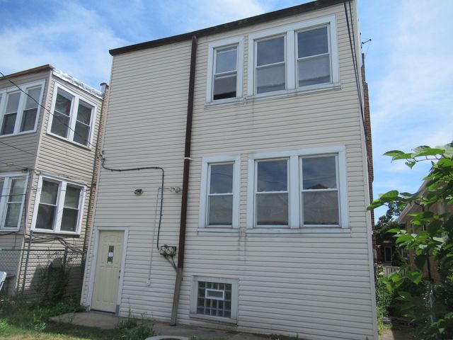 5822 S Sacramento Avenue, Chicago, IL 60629