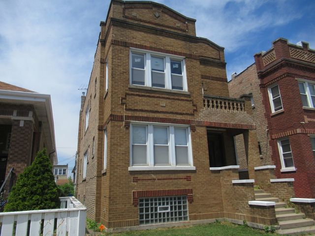5822 S Sacramento Avenue, Chicago, IL 60629