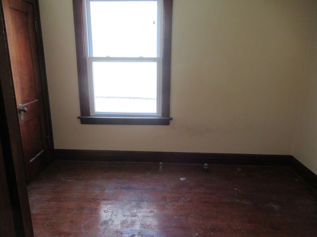 5822 S Sacramento Avenue, Chicago, IL 60629