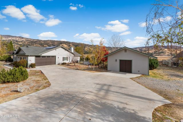23600 Dart Drive, Tehachapi, CA 93561