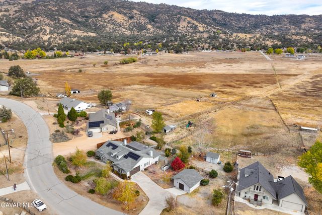 23600 Dart Drive, Tehachapi, CA 93561