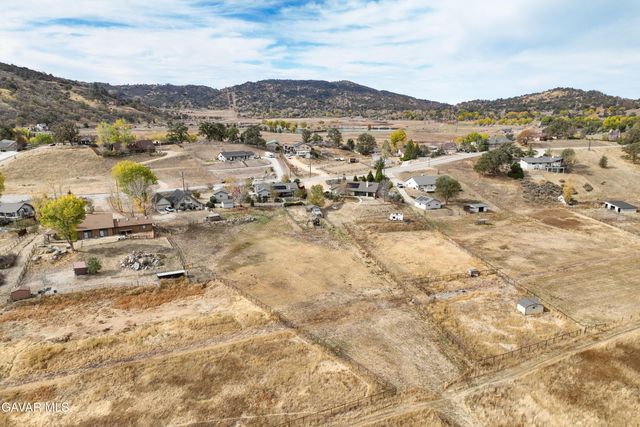 23600 Dart Drive, Tehachapi, CA 93561