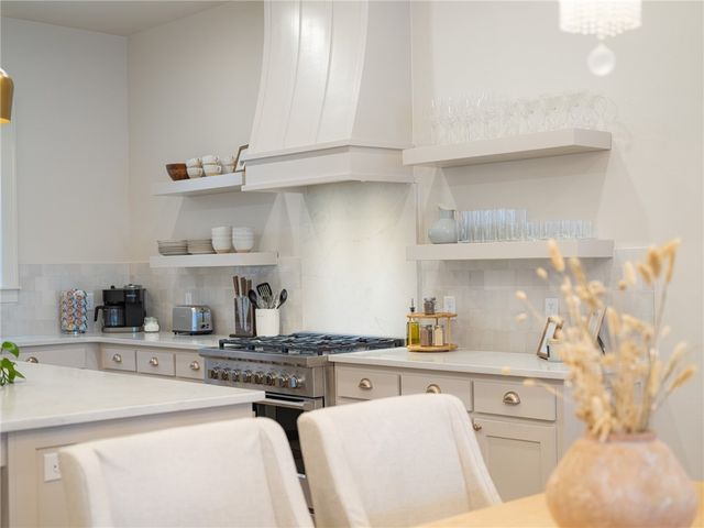 222 SE B Street, Bentonville, AR 72712