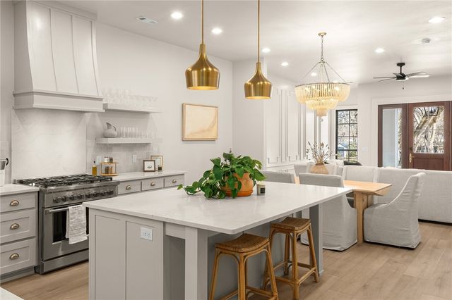 222 SE B Street, Bentonville, AR 72712