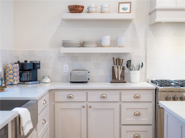 222 SE B Street, Bentonville, AR 72712