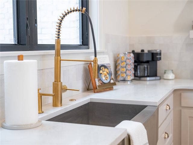 222 SE B Street, Bentonville, AR 72712