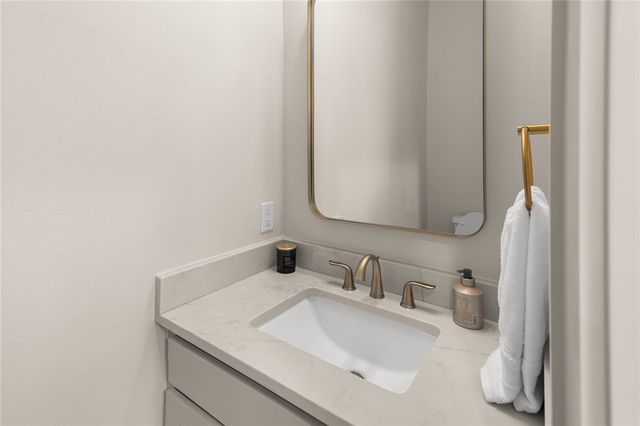 222 SE B Street, Bentonville, AR 72712