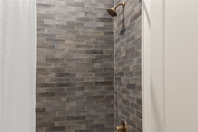 222 SE B Street, Bentonville, AR 72712