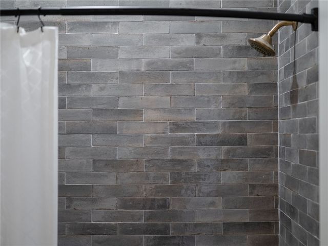 222 SE B Street, Bentonville, AR 72712