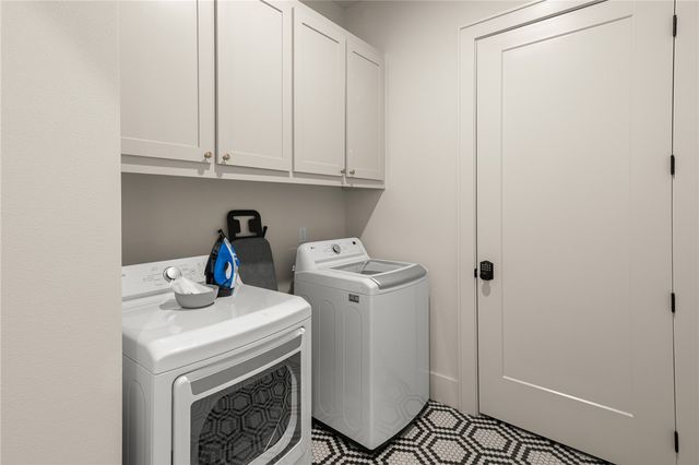 222 SE B Street, Bentonville, AR 72712