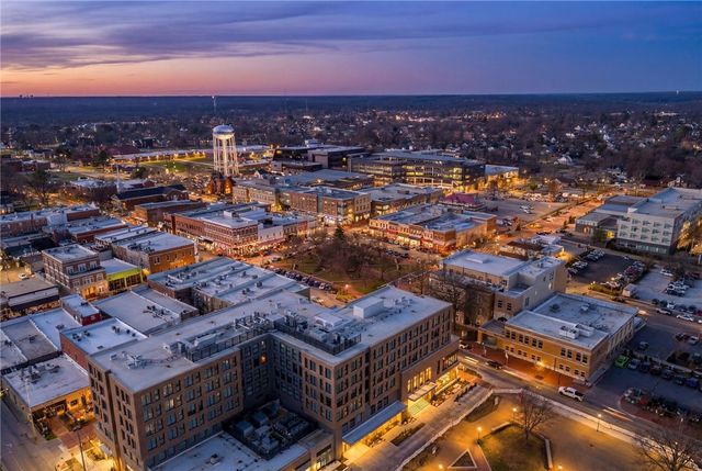 222 SE B Street, Bentonville, AR 72712