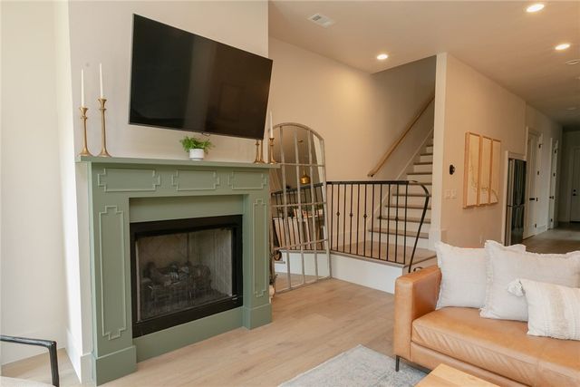 222 SE B Street, Bentonville, AR 72712