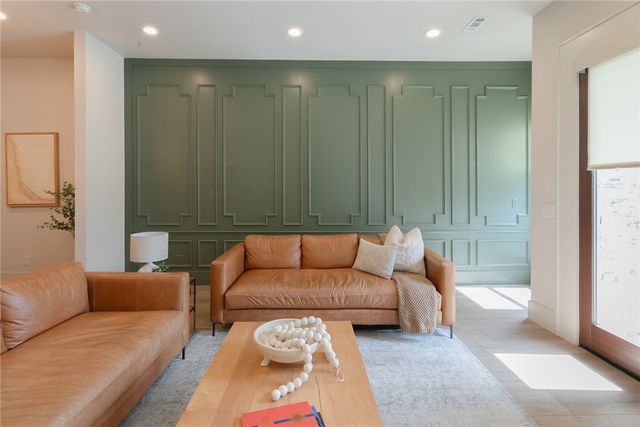 222 SE B Street, Bentonville, AR 72712