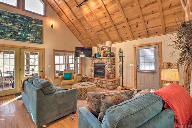 615 Ripplin Shoals, Melbourne, AR 72556