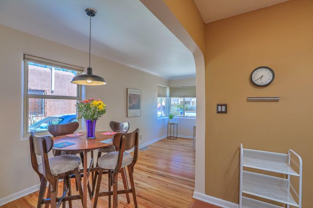 305 Adams Street NE, Albuquerque, NM 87108