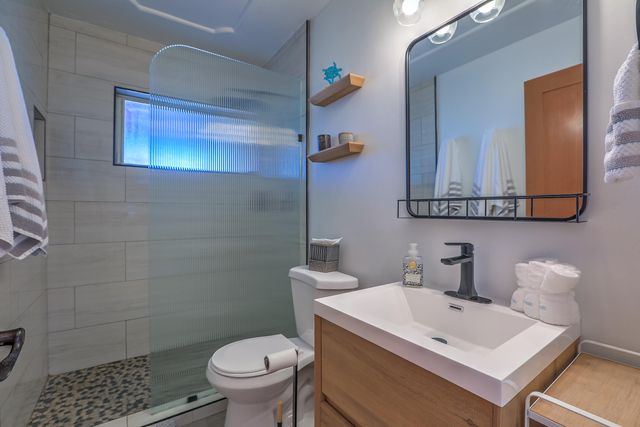 305 Adams Street NE, Albuquerque, NM 87108