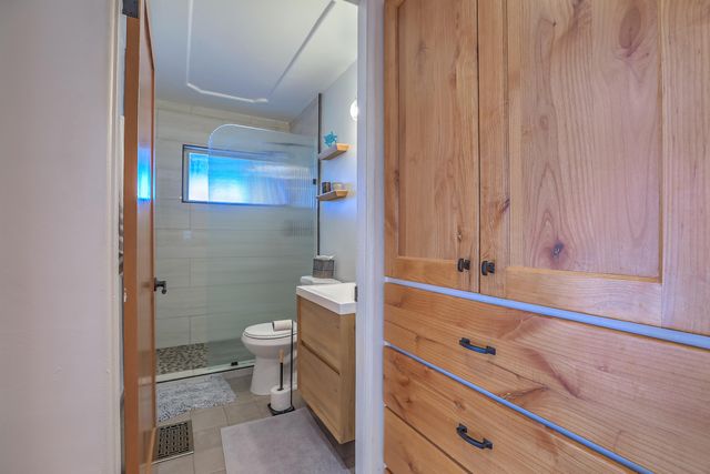 305 Adams Street NE, Albuquerque, NM 87108