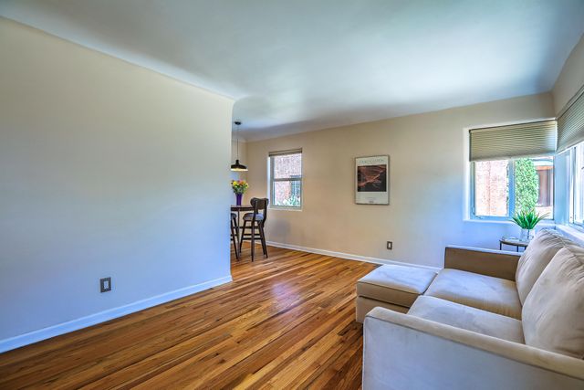 305 Adams Street NE, Albuquerque, NM 87108