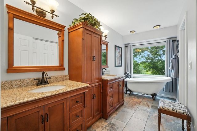 7281 Cinnamon Woods Drive, West Chester, OH 45069