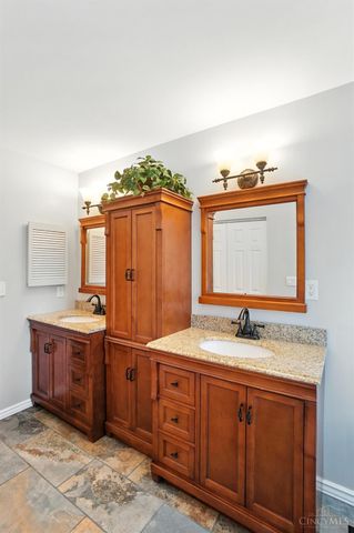 7281 Cinnamon Woods Drive, West Chester, OH 45069