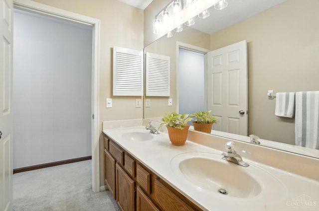 7281 Cinnamon Woods Drive, West Chester, OH 45069