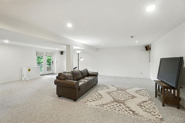 7281 Cinnamon Woods Drive, West Chester, OH 45069