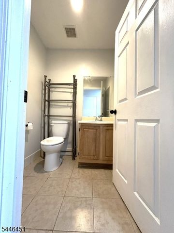 36 Mindy Dr, Franklin Twp., NJ 08873