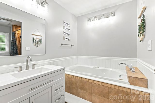 6707 S Providence Road, Waxhaw, NC 28173