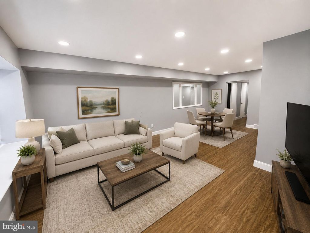 2216 HOFFNAGLE ST, Philadelphia, PA 19152