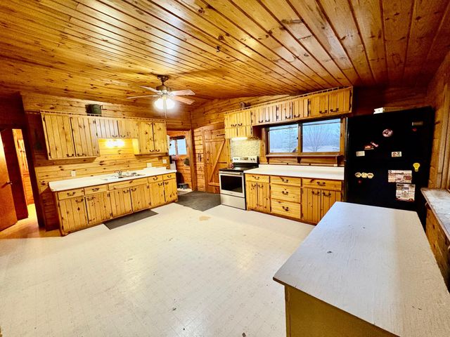 3616 Hay Creek Road SE, Baudette, MN 56623