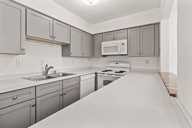 10301 N Kings Hwy Apt 21-6, Myrtle Beach, SC 29572
