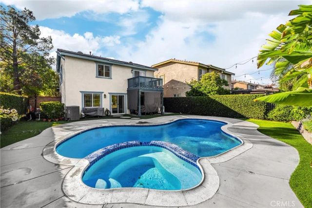 16294 Los Coyotes, Fontana, CA 92336