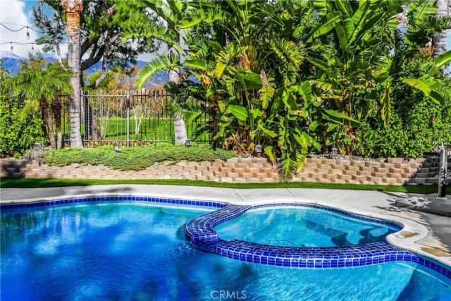 16294 Los Coyotes, Fontana, CA 92336