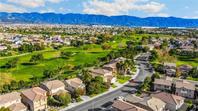 16294 Los Coyotes, Fontana, CA 92336