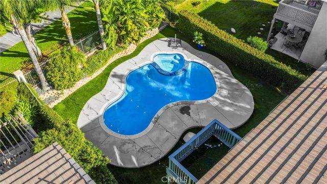 16294 Los Coyotes, Fontana, CA 92336