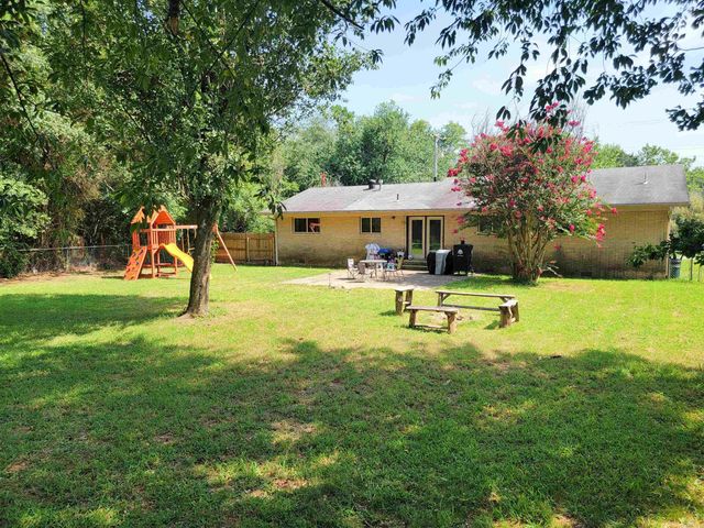 1209 Cole Ave, Mena, AR 71953