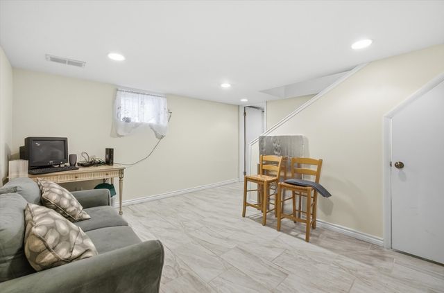 9131 Newcastle Avenue, Morton Grove, IL 60053