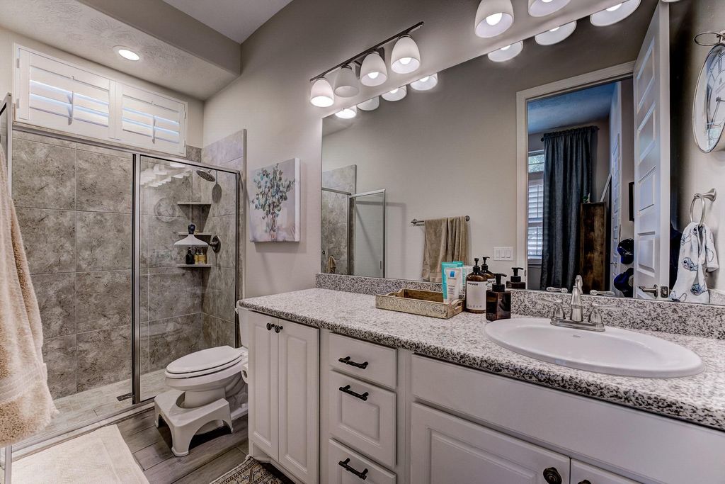 Image 11 of property listing at 18111 Kersland Court, Richmond, TX 77407